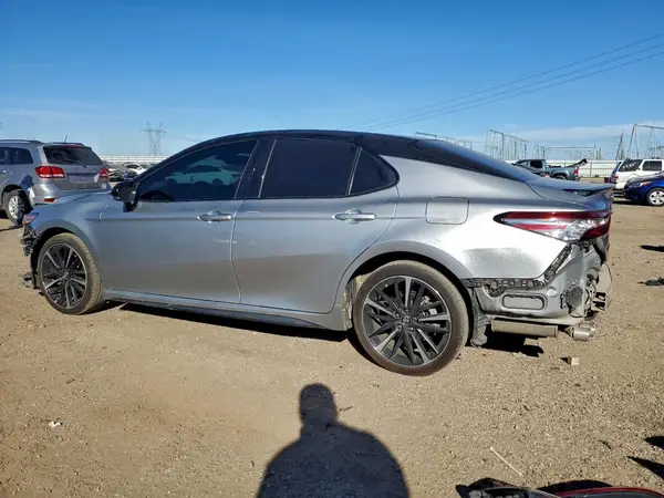 4T1B61HK0JU147993 2018 TOYOTA CAMRY - Image 2
