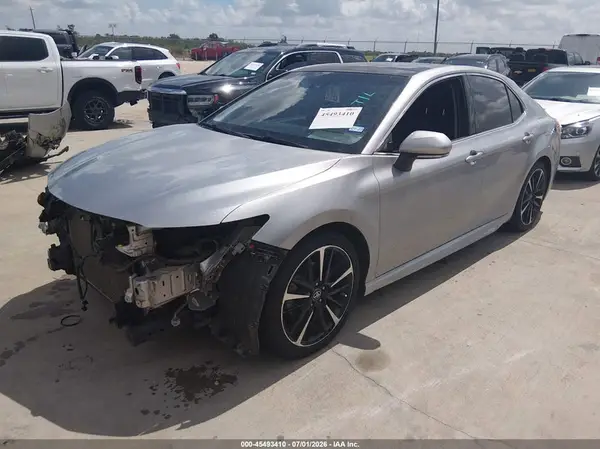 4T1B61HK0JU149078 2018 TOYOTA CAMRY - Image 2