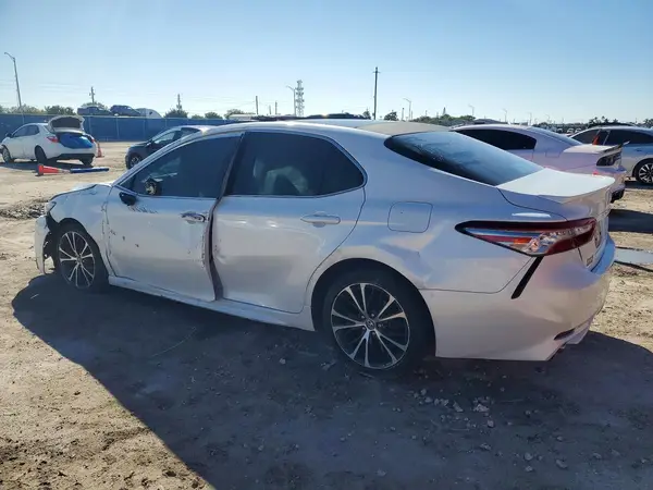 4T1B61HK0JU153695 2018 TOYOTA CAMRY - Image 2