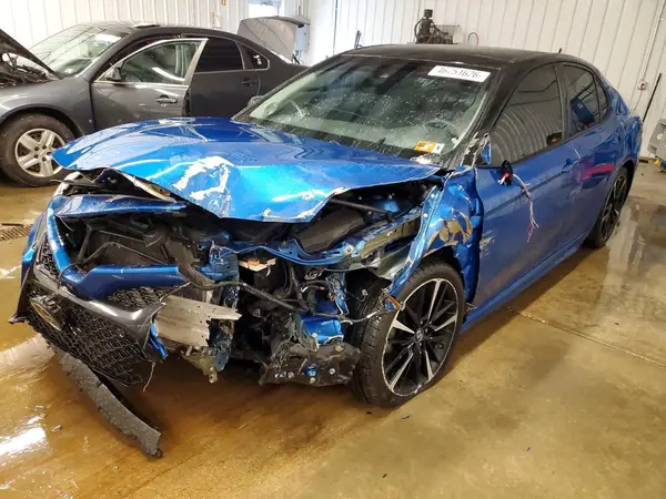 4T1B61HK0JU158251 2018 TOYOTA CAMRY - Image 1
