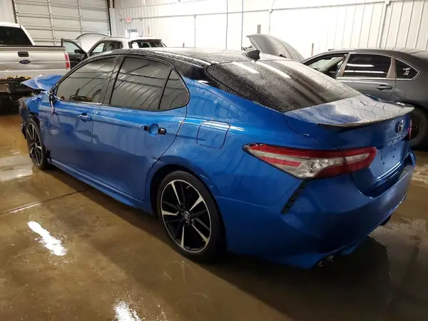 4T1B61HK0JU158251 2018 TOYOTA CAMRY - Image 2