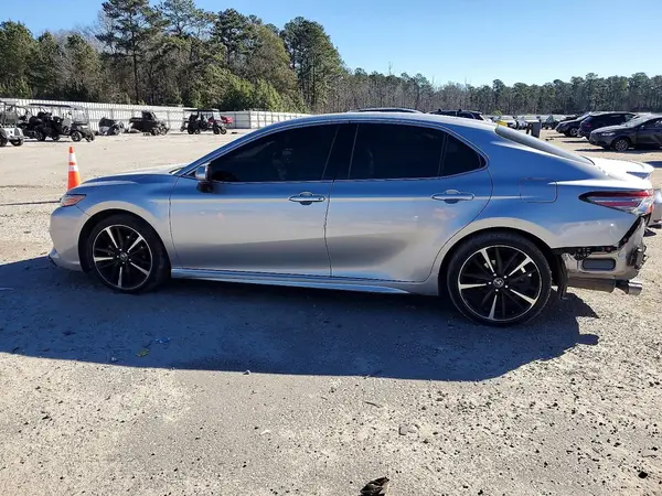 4T1B61HK0JU158525 2018 TOYOTA CAMRY - Image 2
