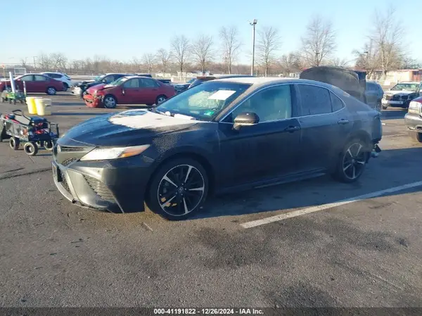 4T1B61HK0JU508543 2018 TOYOTA CAMRY - Image 2
