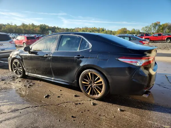 4T1B61HK0JU513449 2018 TOYOTA CAMRY - Image 2