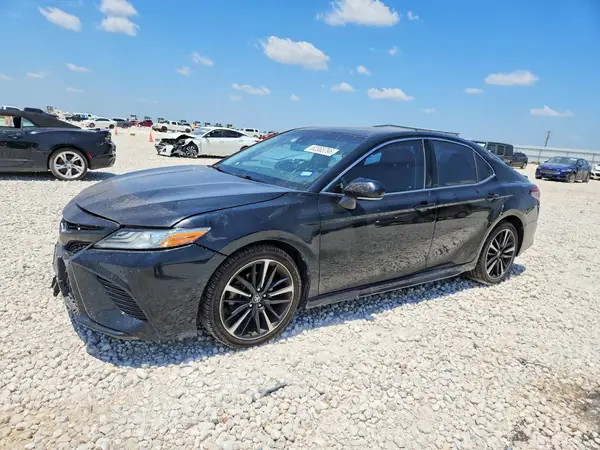 4T1B61HK0JU516366 2018 TOYOTA CAMRY - Image 1