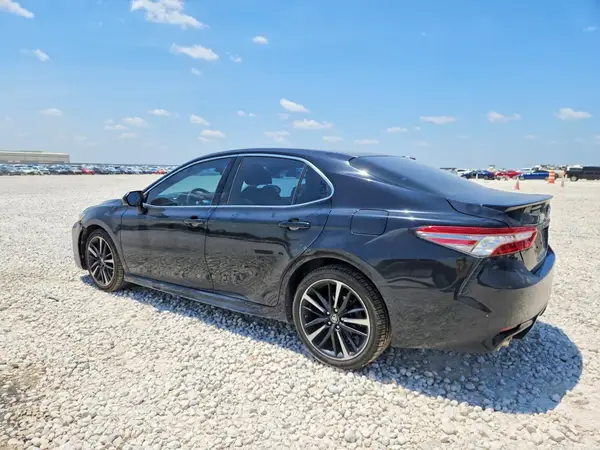4T1B61HK0JU516366 2018 TOYOTA CAMRY - Image 2