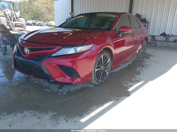 4T1B61HK0JU567334 2018 TOYOTA CAMRY - Image 2