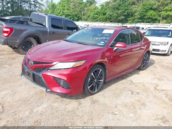 4T1B61HK0JU578544 2018 TOYOTA CAMRY - Image 2
