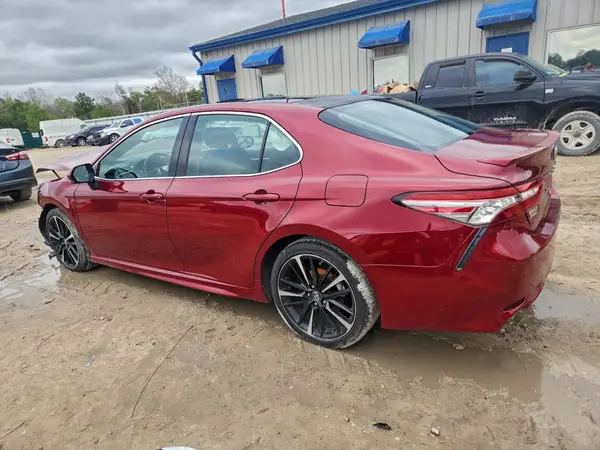 4T1B61HK0JU619223 2018 TOYOTA CAMRY - Image 2