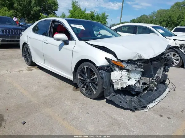 4T1B61HK0JU652027 2018 TOYOTA CAMRY - Image 1
