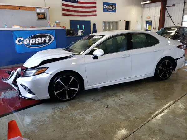 4T1B61HK0JU653601 2018 TOYOTA CAMRY - Image 1