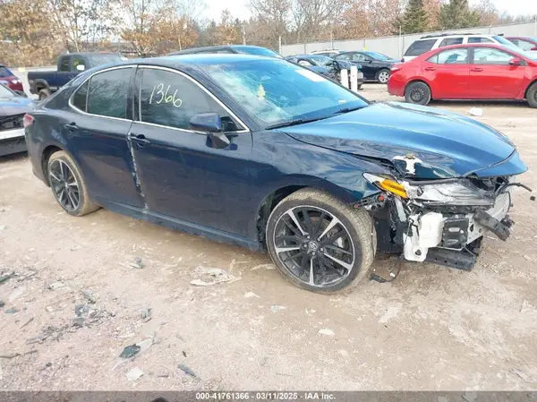 4T1B61HK0JU656675 2018 TOYOTA CAMRY - Image 1