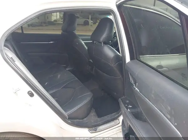 4T1B61HK0JU668518 2018 TOYOTA CAMRY - Image 8