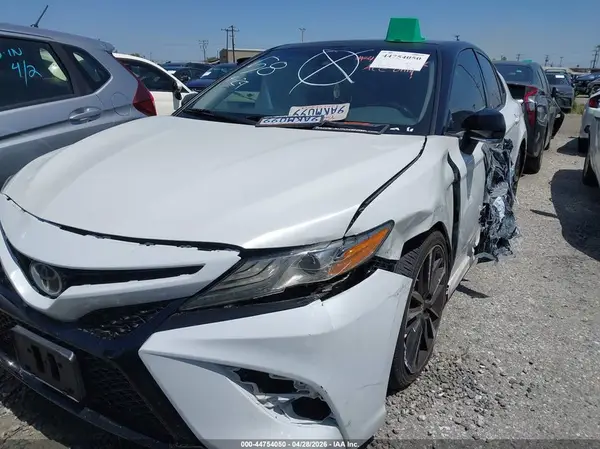 4T1B61HK0KU167565 2019 TOYOTA CAMRY - Image 2