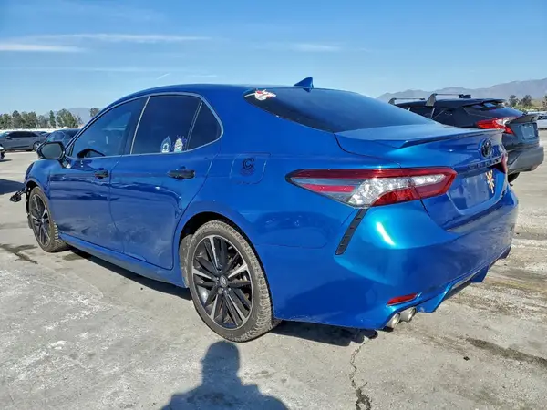 4T1B61HK0KU184690 2019 TOYOTA CAMRY - Image 2