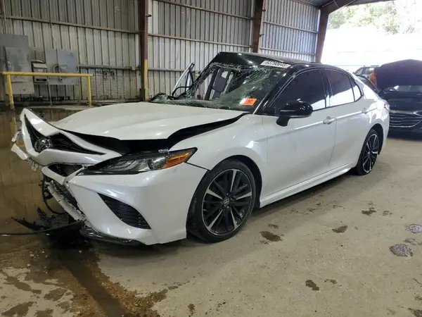 4T1B61HK0KU243818 2019 TOYOTA CAMRY - Image 1