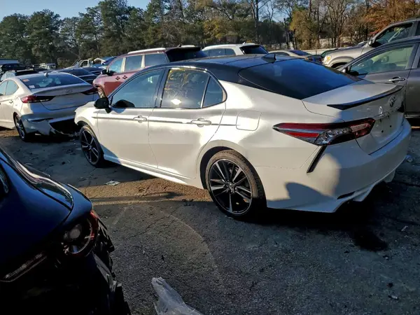 4T1B61HK0KU268279 2019 TOYOTA CAMRY - Image 2