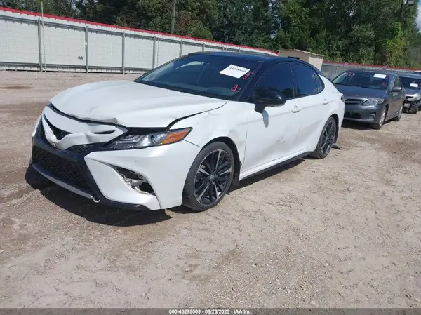 4T1B61HK0KU274177 2019 TOYOTA CAMRY - Image 2