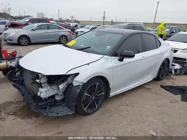 4T1B61HK0KU278004 2019 TOYOTA CAMRY - Image 2