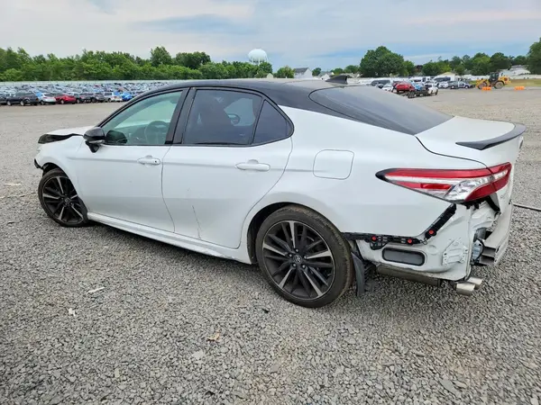 4T1B61HK0KU294588 2019 TOYOTA CAMRY - Image 2