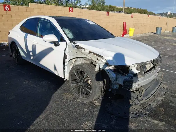 4T1B61HK0KU698149 2019 TOYOTA CAMRY - Image 1