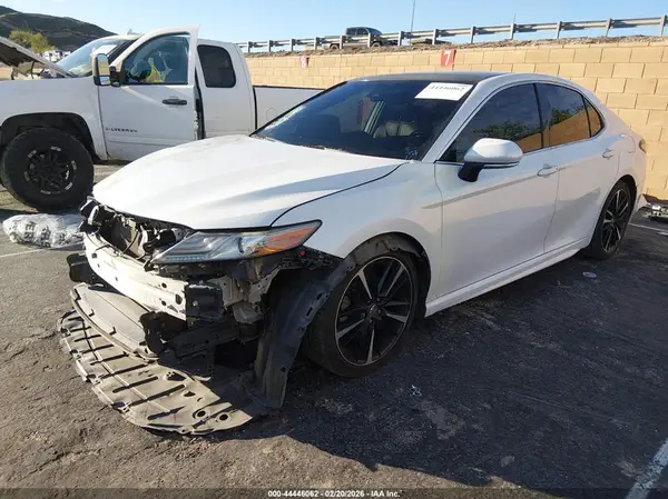4T1B61HK0KU698149 2019 TOYOTA CAMRY - Image 2
