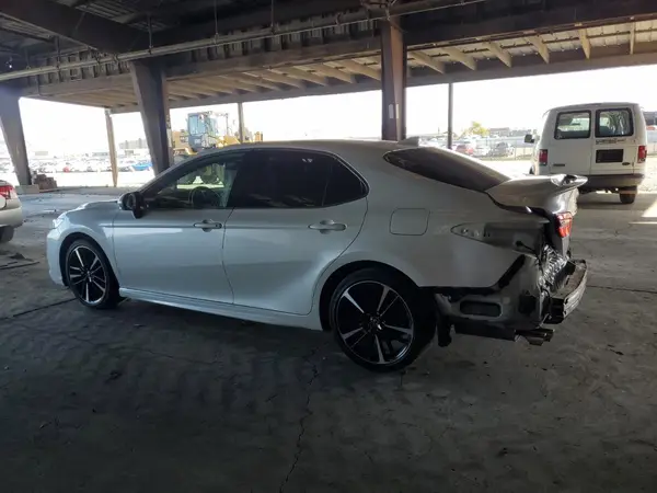 4T1B61HK0KU734339 2019 TOYOTA CAMRY - Image 2