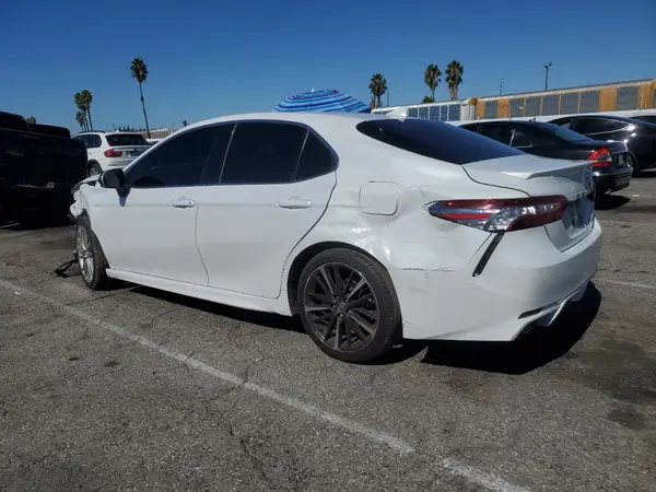 4T1B61HK0KU796128 2019 TOYOTA CAMRY - Image 2