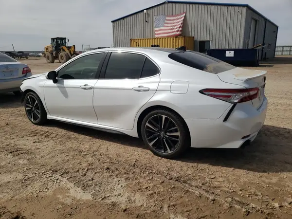4T1B61HK0KU817723 2019 TOYOTA CAMRY - Image 2