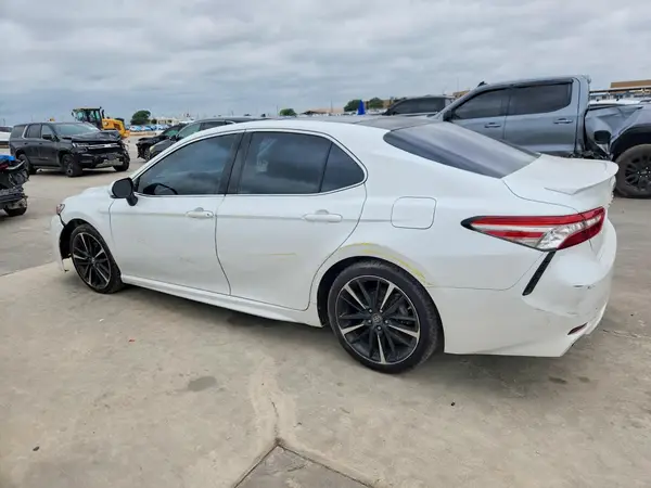 4T1B61HK1JU003997 2018 TOYOTA CAMRY - Image 2