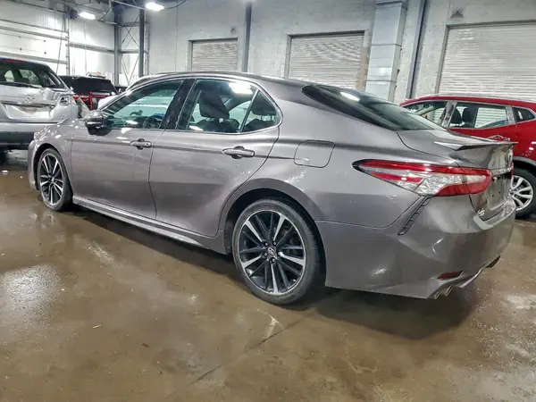 4T1B61HK1JU011016 2018 TOYOTA CAMRY - Image 2