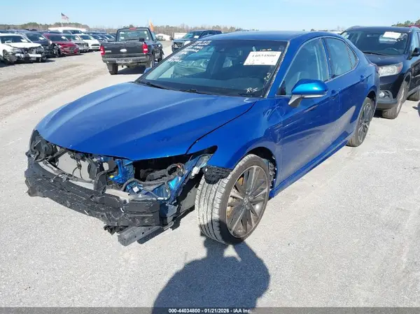4T1B61HK1JU011467 2018 TOYOTA CAMRY - Image 2