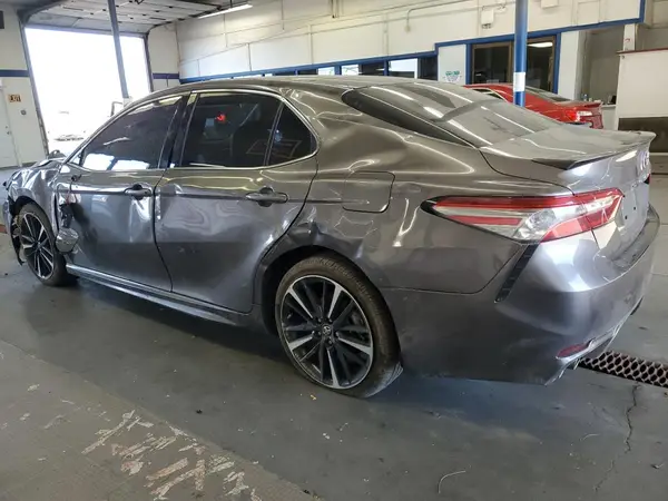 4T1B61HK1JU014322 2018 TOYOTA CAMRY - Image 2