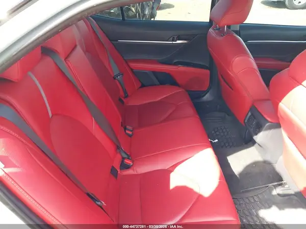 4T1B61HK1JU020427 2018 TOYOTA CAMRY - Image 8