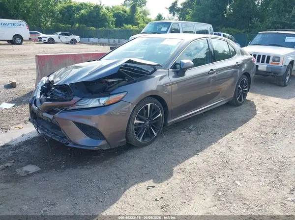 4T1B61HK1JU031931 2018 TOYOTA CAMRY - Image 2