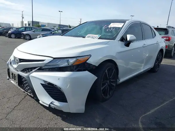 4T1B61HK1JU044226 2018 TOYOTA CAMRY - Image 2