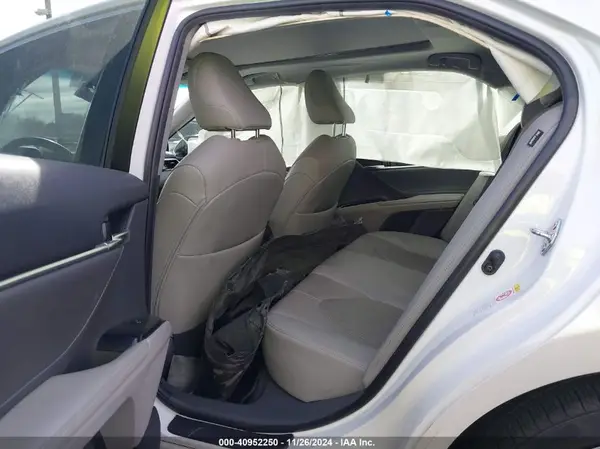 4T1B61HK1JU044226 2018 TOYOTA CAMRY - Image 8