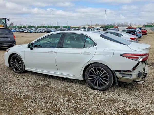4T1B61HK1JU044484 2018 TOYOTA CAMRY - Image 2