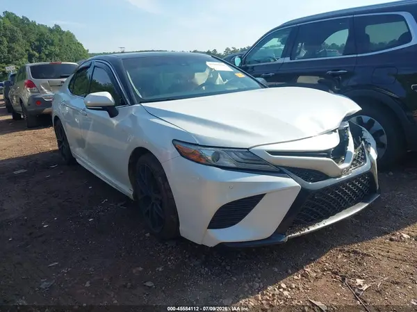 4T1B61HK1JU049698 2018 TOYOTA CAMRY - Image 1