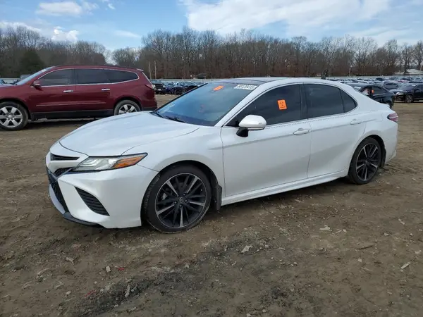 4T1B61HK1JU063391 2018 TOYOTA CAMRY - Image 1
