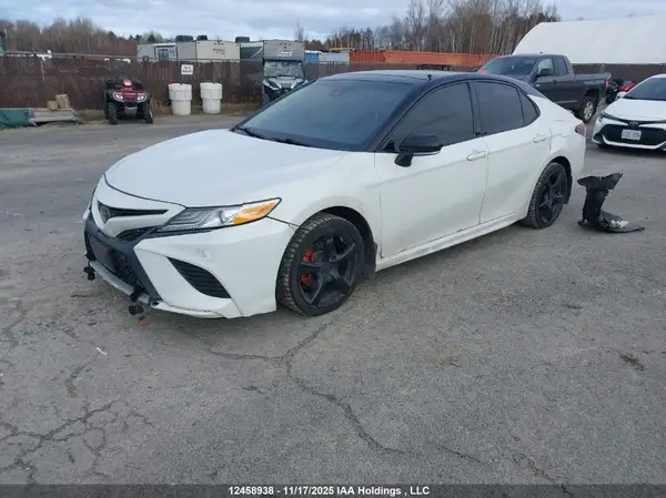 4T1B61HK1JU063987 2018 TOYOTA CAMRY - Image 2