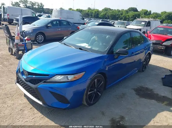 4T1B61HK1JU070535 2018 TOYOTA CAMRY - Image 2