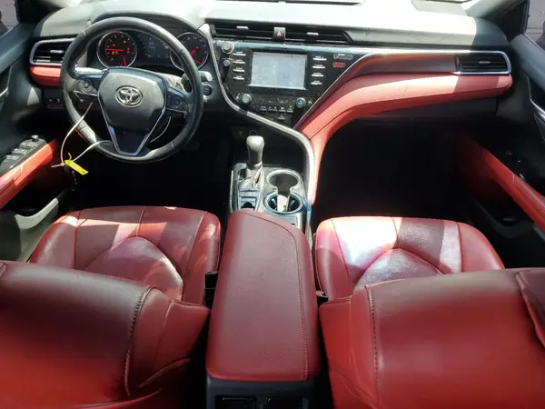 4T1B61HK1JU073676 2018 TOYOTA CAMRY - Image 8