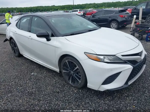 4T1B61HK1JU077100 2018 TOYOTA CAMRY - Image 1
