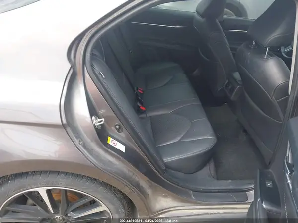 4T1B61HK1JU090283 2018 TOYOTA CAMRY - Image 8