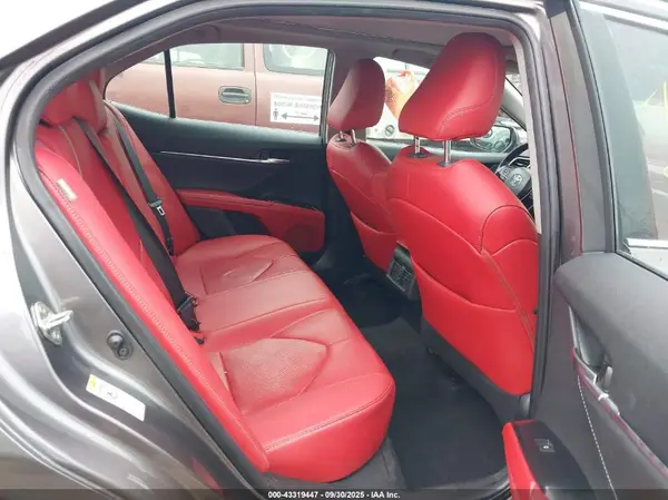 4T1B61HK1JU097900 2018 TOYOTA CAMRY - Image 8