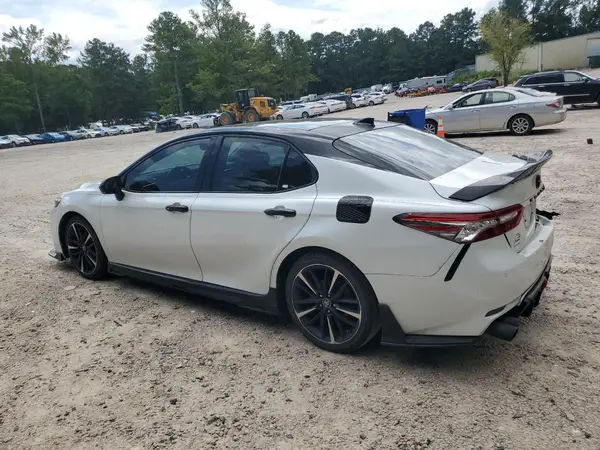 4T1B61HK1JU101461 2018 TOYOTA CAMRY - Image 2