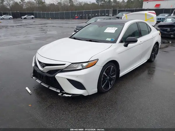 4T1B61HK1JU120253 2018 TOYOTA CAMRY - Image 2