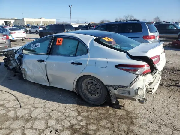 4T1B61HK1JU121077 2018 TOYOTA CAMRY - Image 2