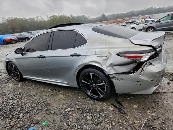 4T1B61HK1JU123184 2018 TOYOTA CAMRY - Image 2